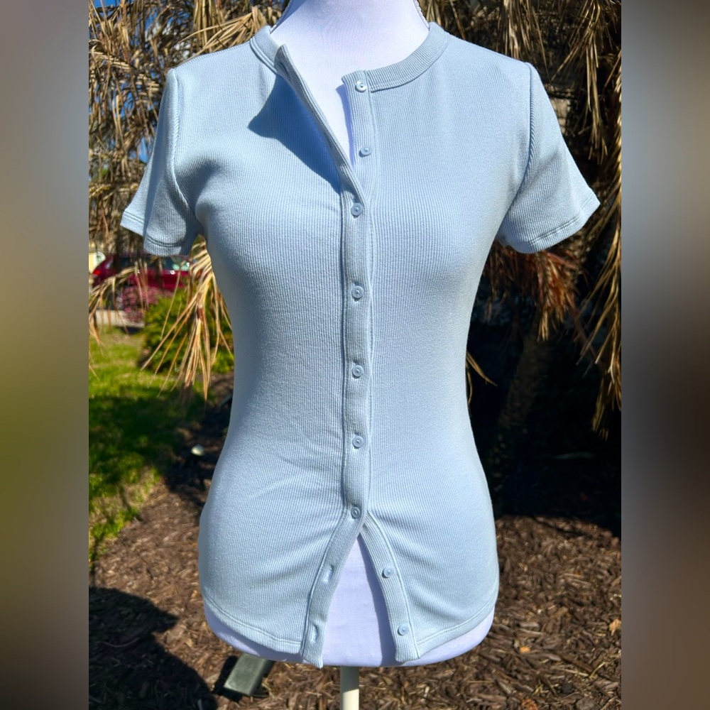 NWT🌷Abercrombie Blue Button Down Short Sleeve Cardigan